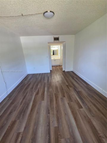 4374 NW 9th Ave 18-3C, Deerfield Beach, FL 33064