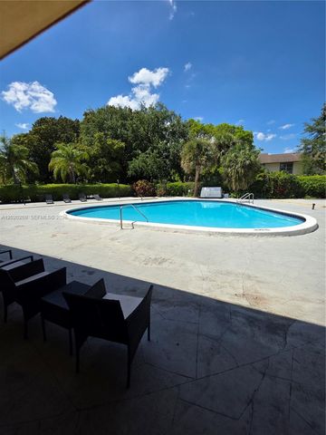 4374 NW 9th Ave 18-3C, Deerfield Beach, FL 33064