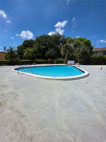 4374 NW 9th Ave 18-3C, Deerfield Beach, FL 33064