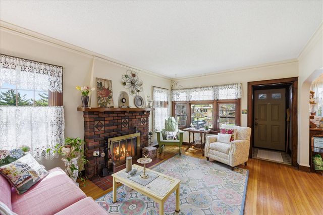 3257 Hayes Street NE, Minneapolis, MN 55418