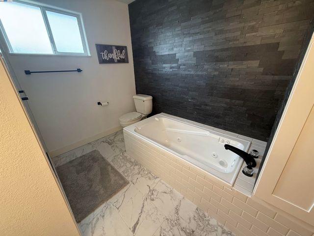 668 Keys Blvd., Clearlake Oaks, CA 95423