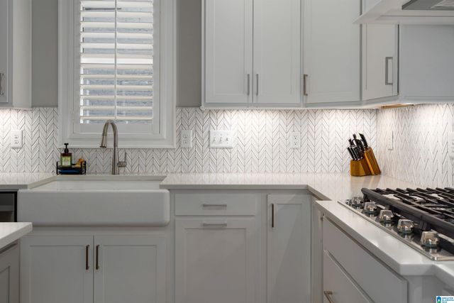 1760 COATES PASS, Hoover, AL 35244