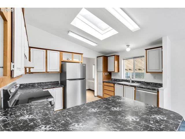 13216 Ne 59TH St 24, Vancouver, WA 98682