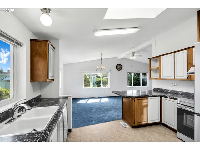 13216 Ne 59TH St 24, Vancouver, WA 98682