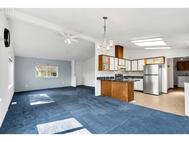 13216 Ne 59TH St 24, Vancouver, WA 98682