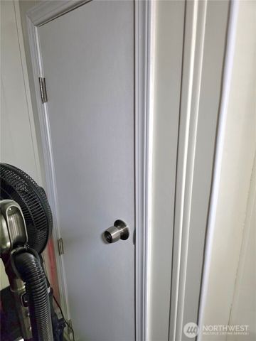 2397 Nightingale Lane, Kelso, WA 98626