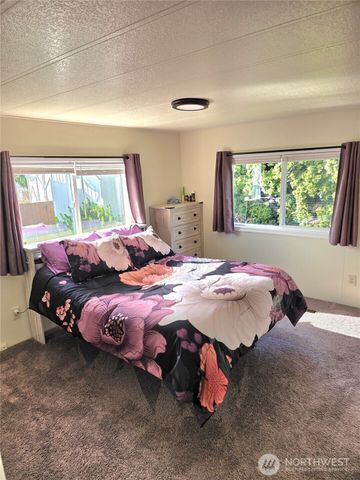 2397 Nightingale Lane, Kelso, WA 98626