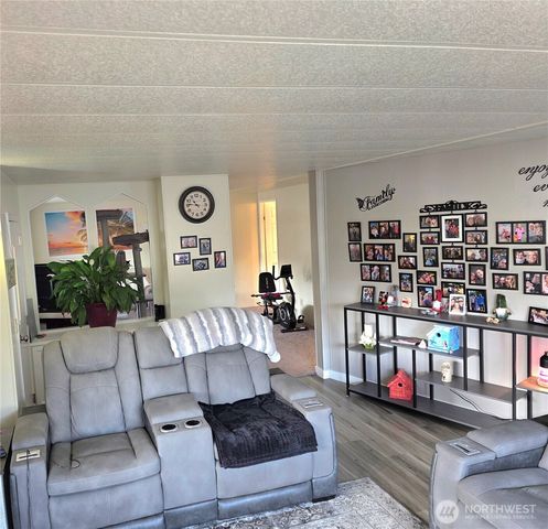 2397 Nightingale Lane, Kelso, WA 98626