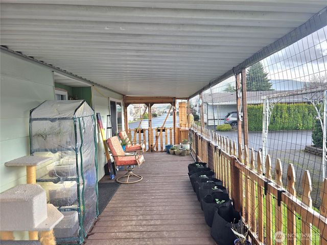 2397 Nightingale Lane, Kelso, WA 98626