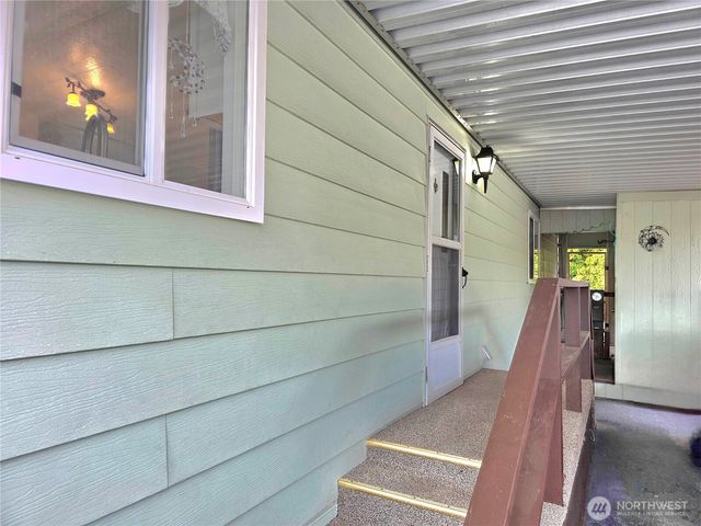 2397 Nightingale Lane, Kelso, WA 98626