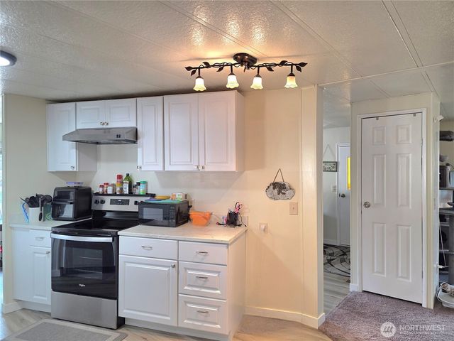 2397 Nightingale Lane, Kelso, WA 98626