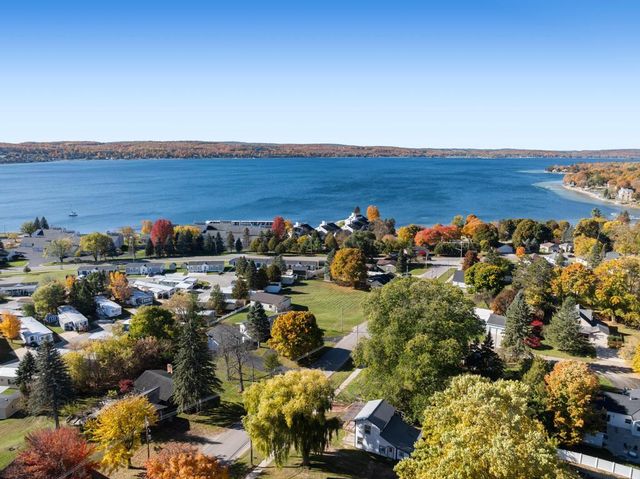 413 Groveland Street, Boyne City, MI 49712