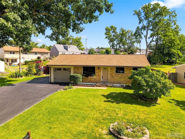 2002 Janiculum Drive, Fenton, MO 63026