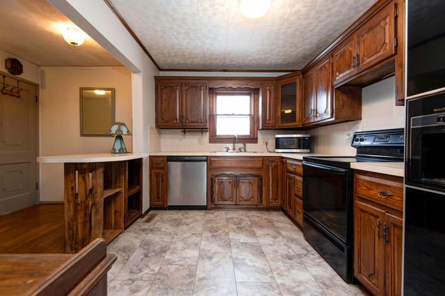 2157 W Phelps Street, Springfield, MO 65802