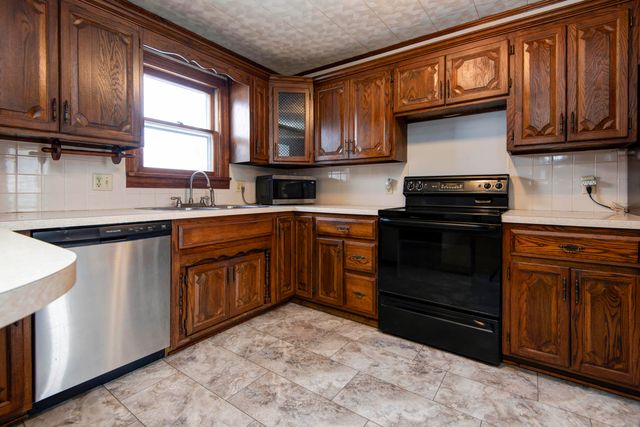 2157 W Phelps Street, Springfield, MO 65802