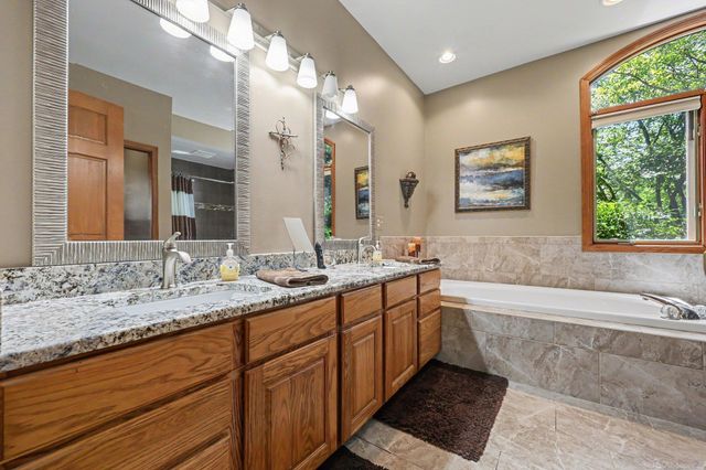3189 Huntington Circle, Washington Twp, MI 48094