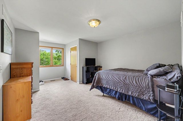 3189 Huntington Circle, Washington Twp, MI 48094