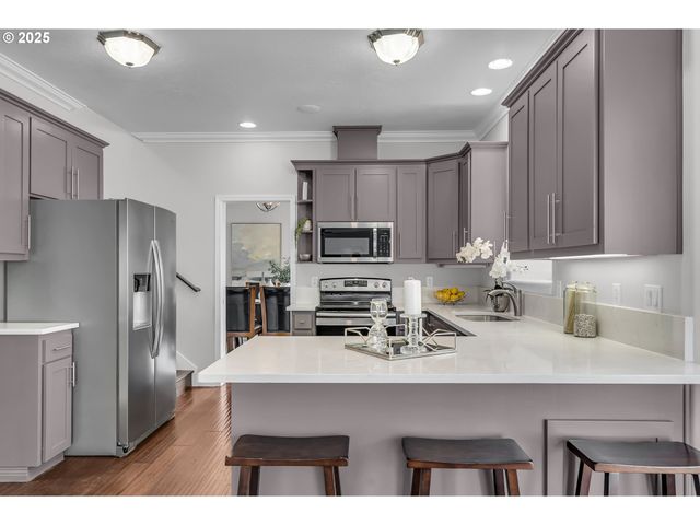 2775 WALLACE HILLS Ct, Salem, OR 97304