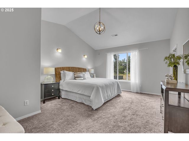 2775 WALLACE HILLS Ct, Salem, OR 97304