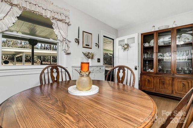 44 Tuttle Road, Hendersonville, NC 28792