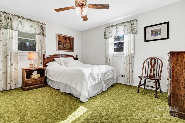 44 Tuttle Road, Hendersonville, NC 28792