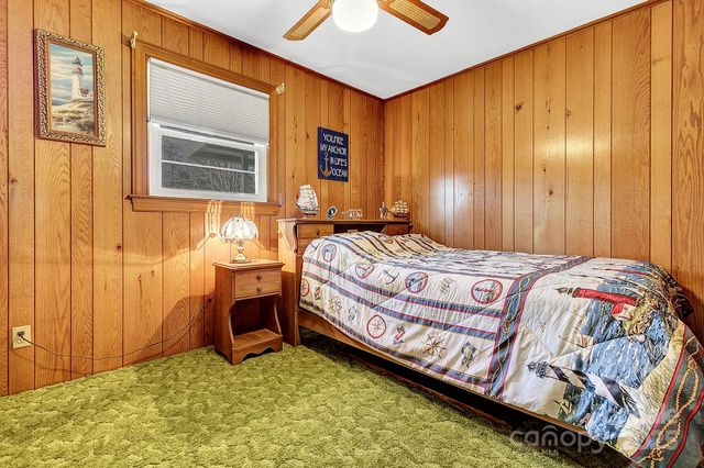 44 Tuttle Road, Hendersonville, NC 28792