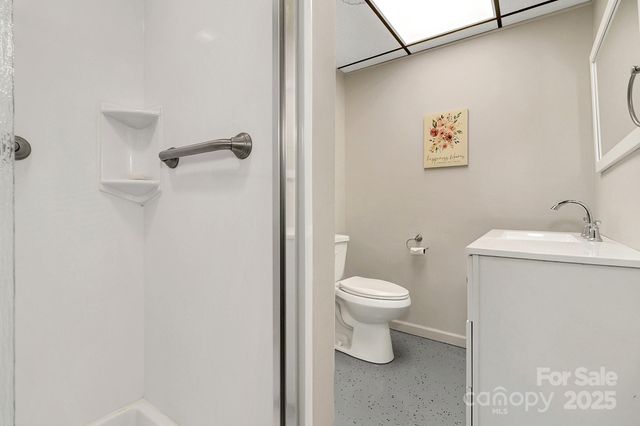 44 Tuttle Road, Hendersonville, NC 28792