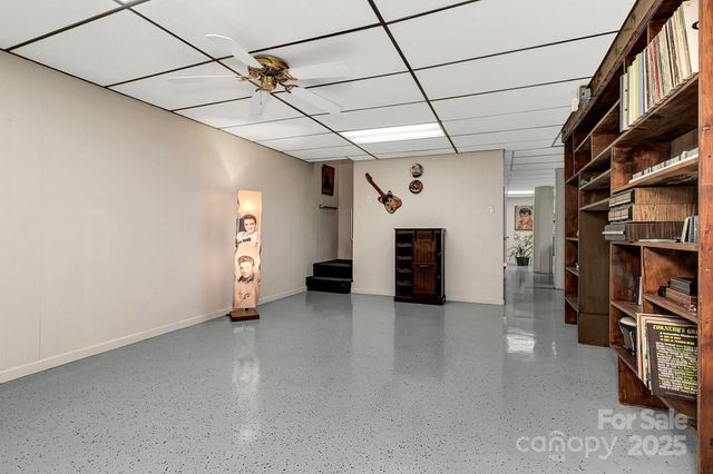 44 Tuttle Road, Hendersonville, NC 28792