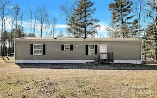 44 Tuttle Road, Hendersonville, NC 28792