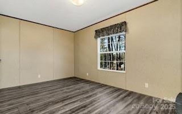 44 Tuttle Road, Hendersonville, NC 28792