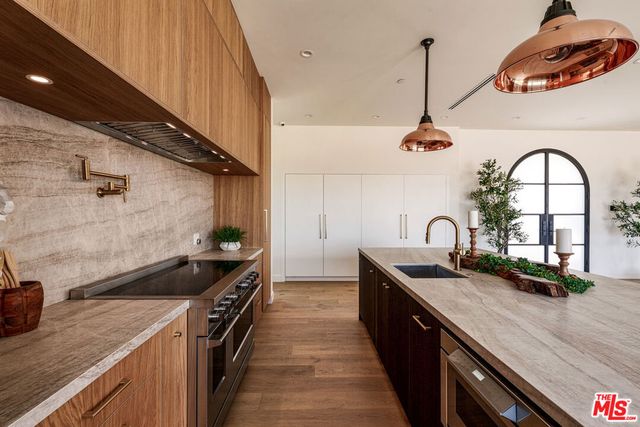 22328 S Summit Ridge Circle, Chatsworth, CA 91311