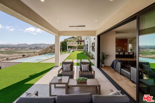 22328 S Summit Ridge Circle, Chatsworth, CA 91311