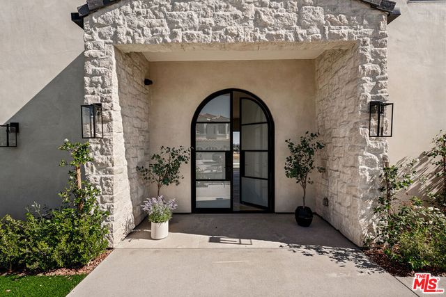 22328 S Summit Ridge Circle, Chatsworth, CA 91311