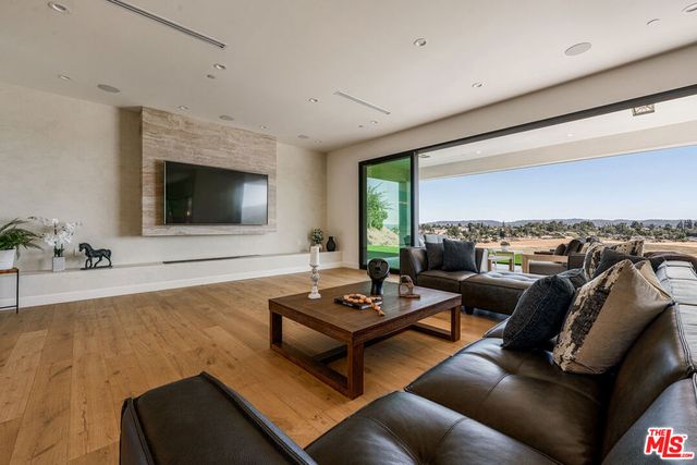 22328 S Summit Ridge Circle, Chatsworth, CA 91311