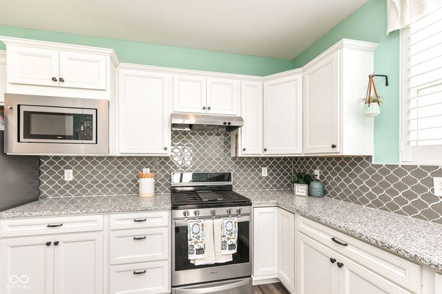 13442 Mosaic Street, Fishers, IN 46037