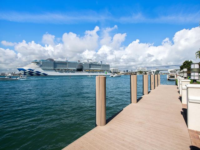 1965 SE 21st Avenue, Fort Lauderdale, FL 33316