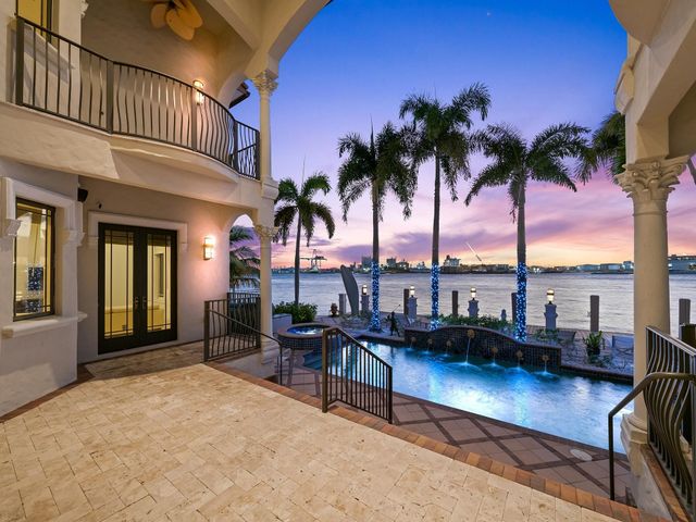 1965 SE 21st Avenue, Fort Lauderdale, FL 33316