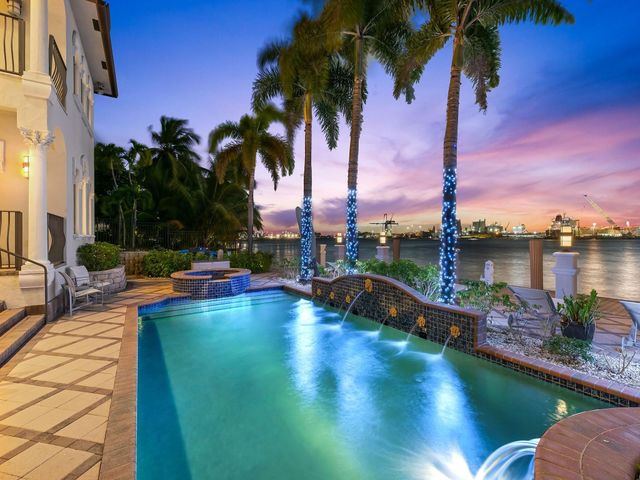 1965 SE 21st Avenue, Fort Lauderdale, FL 33316