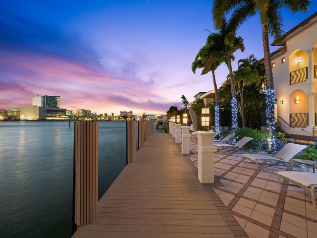 1965 SE 21st Avenue, Fort Lauderdale, FL 33316