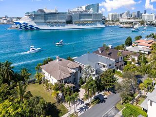 1965 SE 21st Avenue, Fort Lauderdale, FL 33316