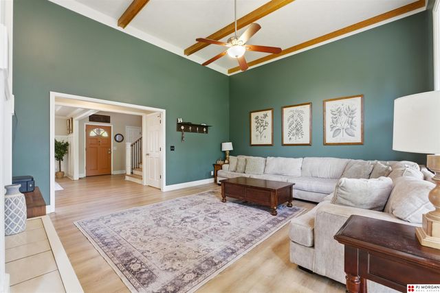 412 S 159th Avenue, Omaha, NE 68116