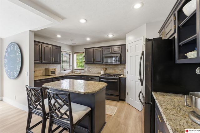 412 S 159th Avenue, Omaha, NE 68116