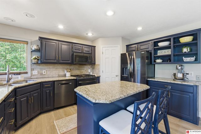 412 S 159th Avenue, Omaha, NE 68116