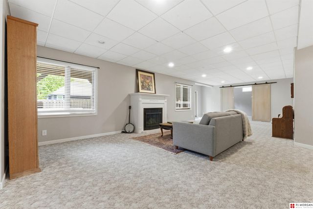 412 S 159th Avenue, Omaha, NE 68116
