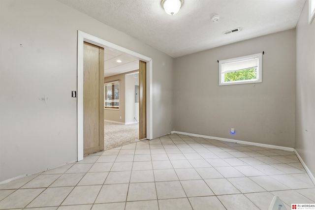 412 S 159th Avenue, Omaha, NE 68116