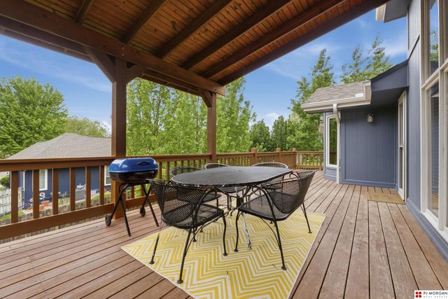 412 S 159th Avenue, Omaha, NE 68116