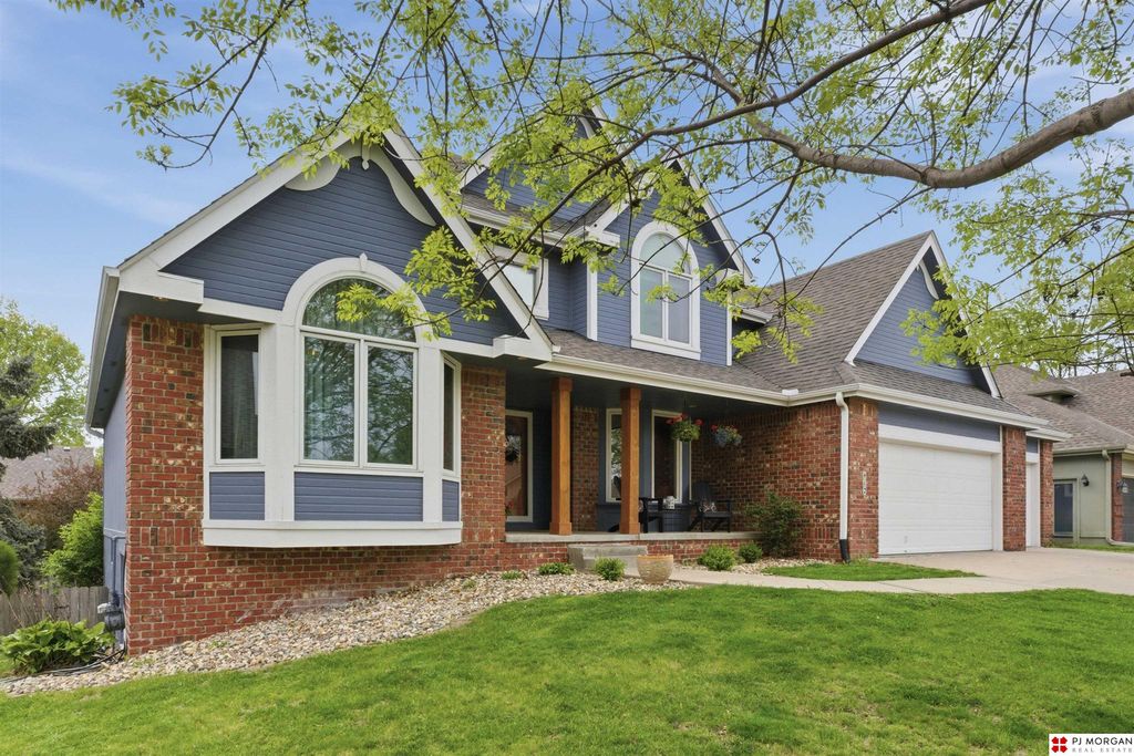 412 S 159th Avenue, Omaha, NE 68116