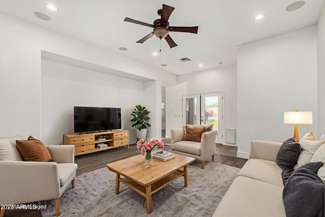 22198 W TWILIGHT Trail, Buckeye, AZ 85326