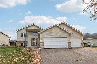 11763 N Meadow Curve, Lindstrom, MN 55045