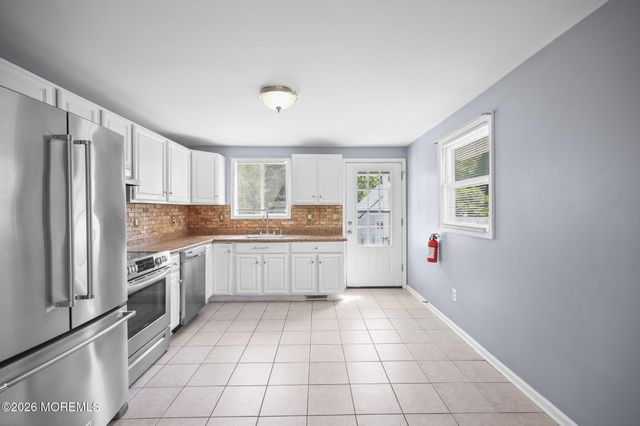 804 Nutswamp Road Front, Red Bank, NJ 07701